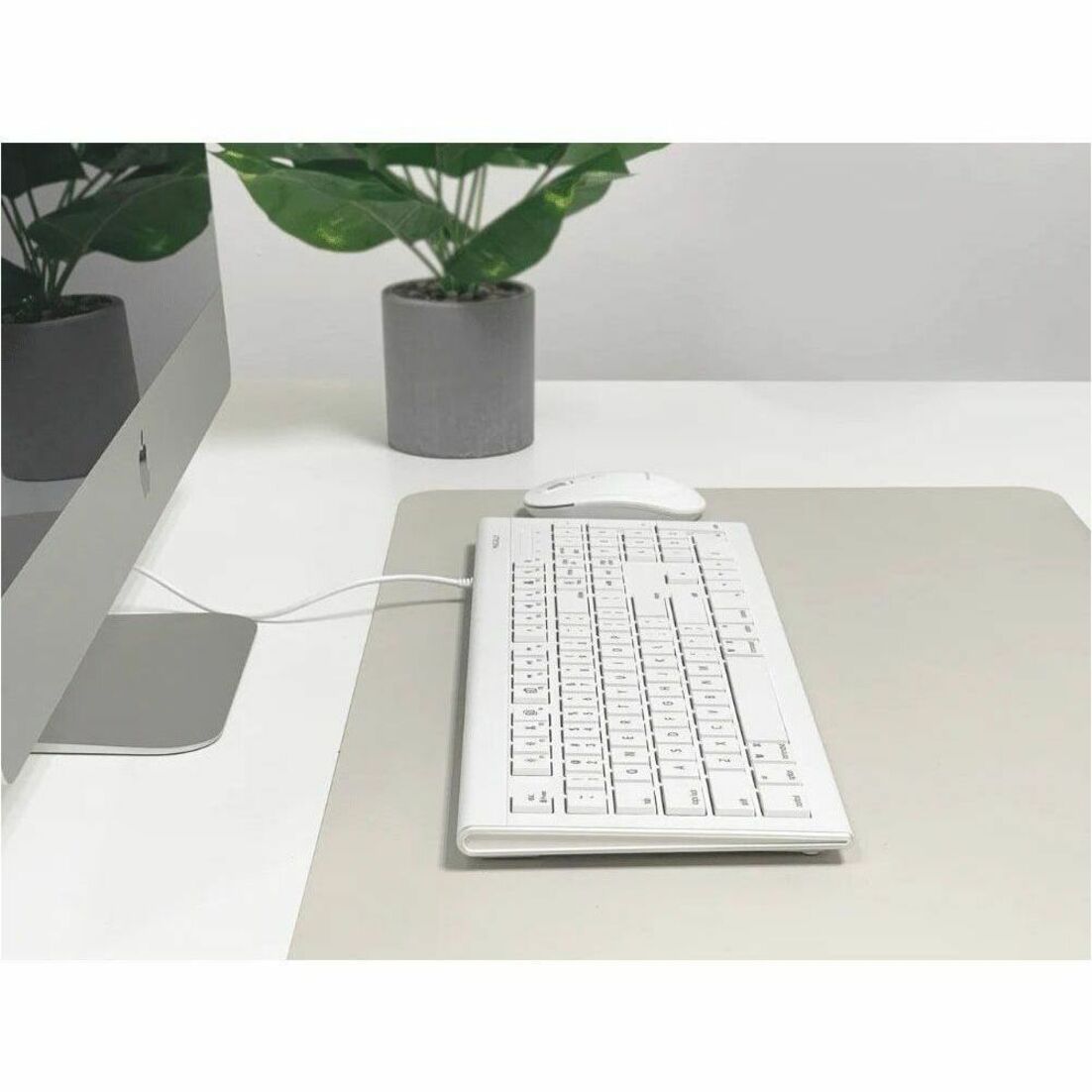 Macally UCMKEYE Keyboard, Full-size Keyboard with Multimedia Hot Keys
