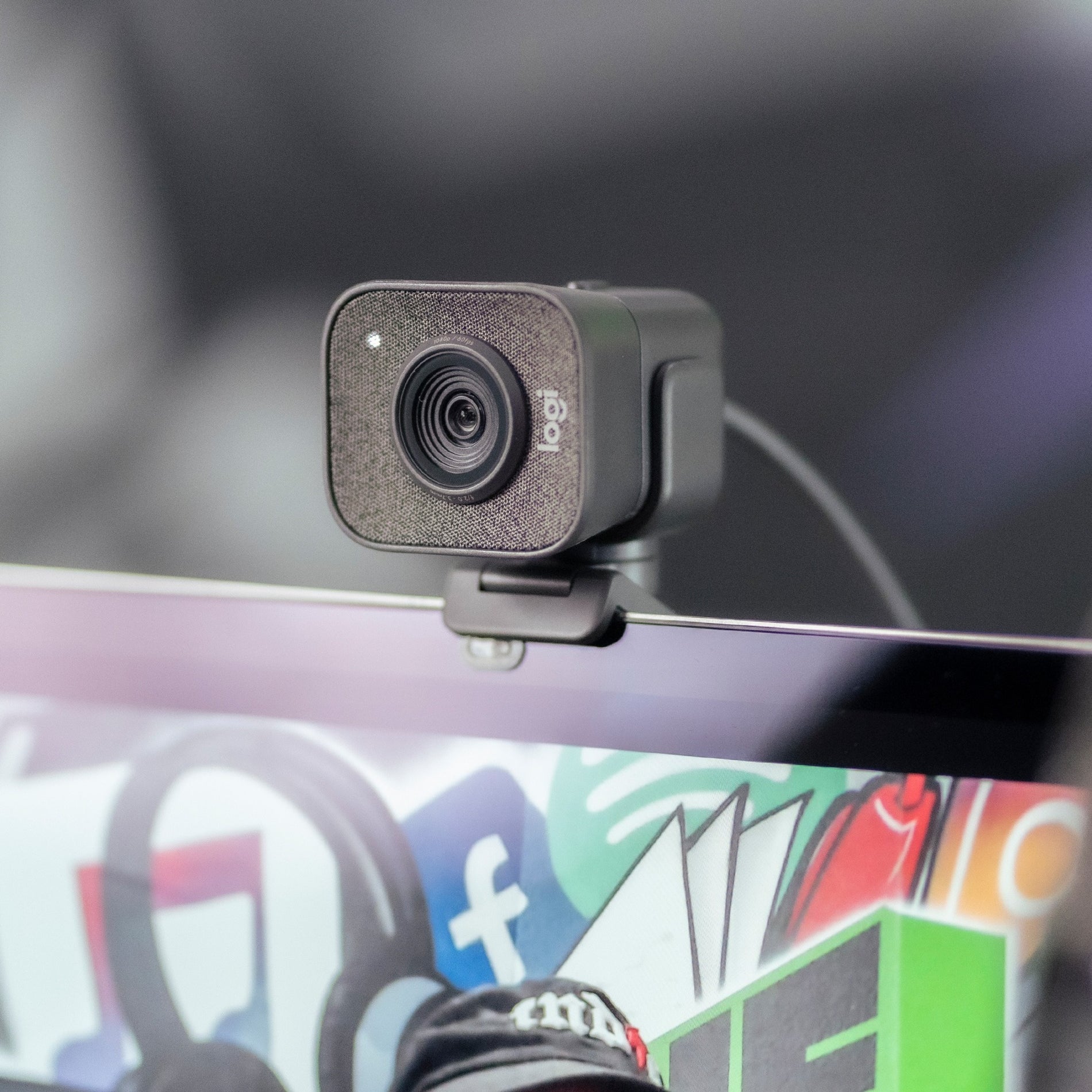 Logitech 960-001280 StreamCam Plus (Graphite), High-Definition Webcam with Auto-Focus, 60fps, 2.1 Megapixel