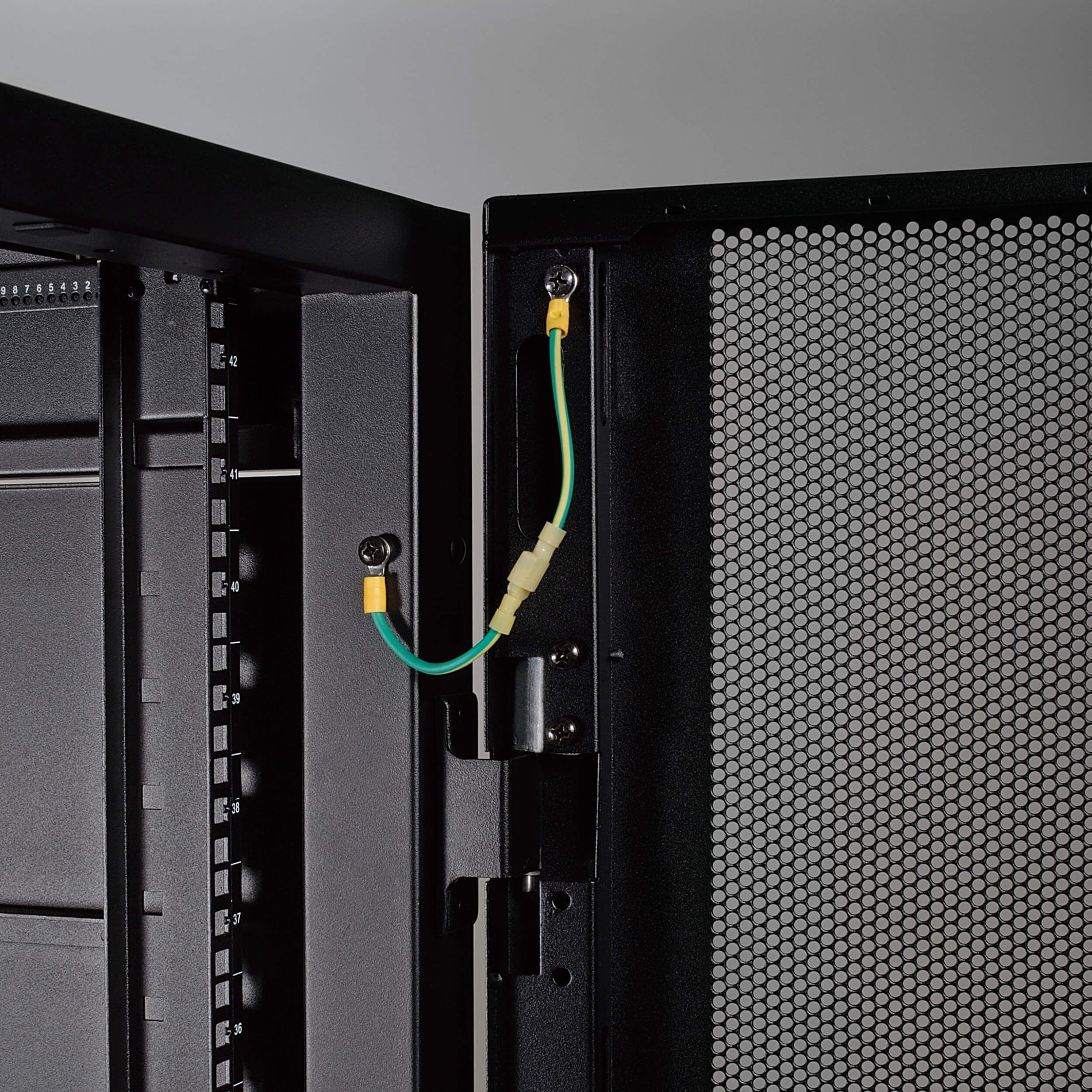 Tripp Lite SR42UB SmartRack Rack Enclosure Server Cabinet - 42U, 19" Width, 3000 lbs Load Capacity